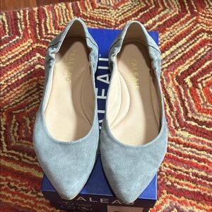 Italeau Women's Elegant Gray Suede Flats
